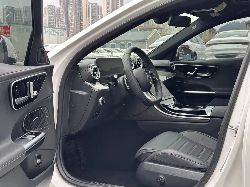 Mercedes-Benz C-Class 2024