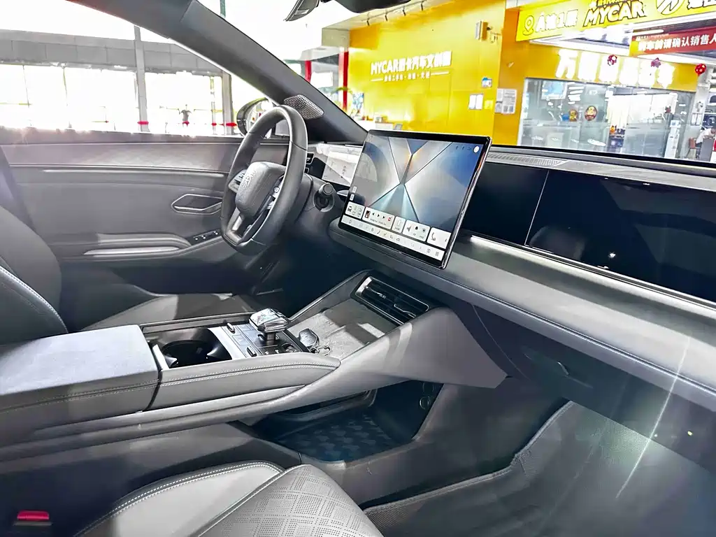 BYD Qin L 2025 — фото 16