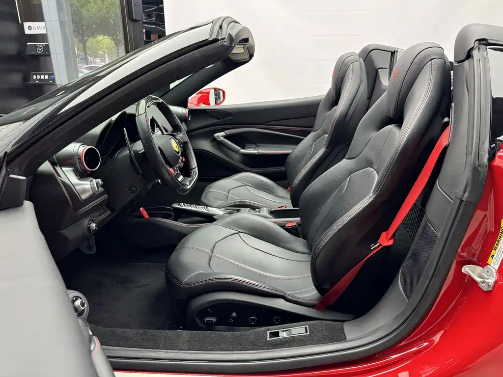 Ferrari F8 2022 — фото 14