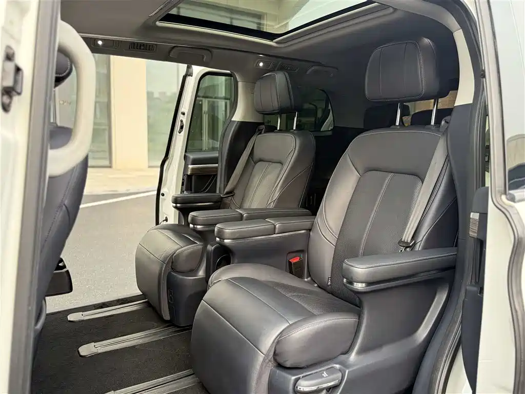 GAC Motor Trumpchi M8 2021 — фото 17
