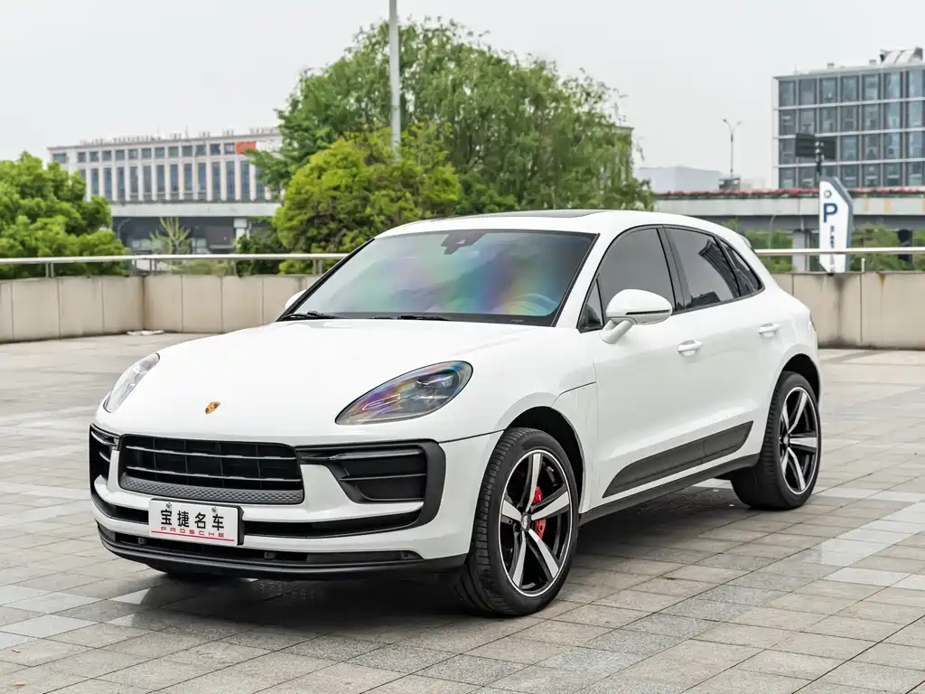 Porsche Macan 2023 — фото 1