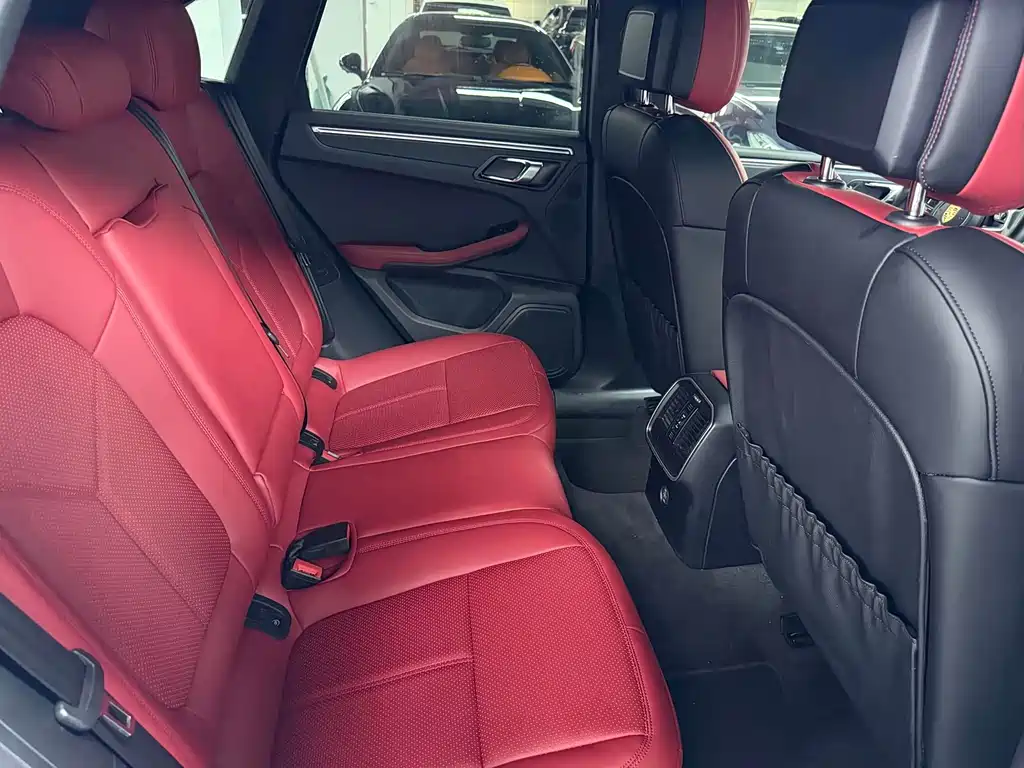 Porsche Macan 2018 — фото 13