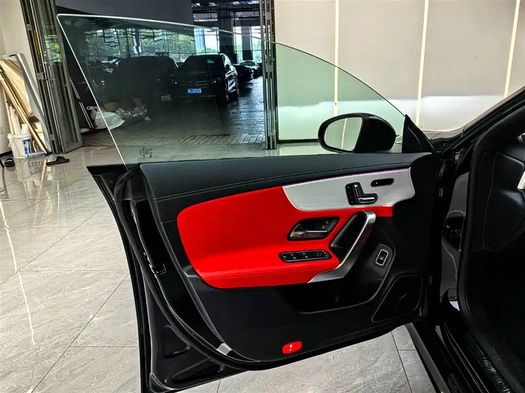 Mercedes-Benz CLA AMG 2025 — фото 5
