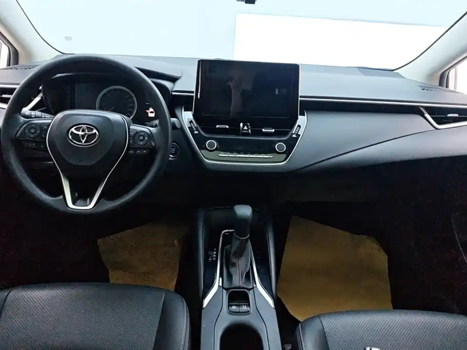 Toyota Corolla 2023 — фото 12