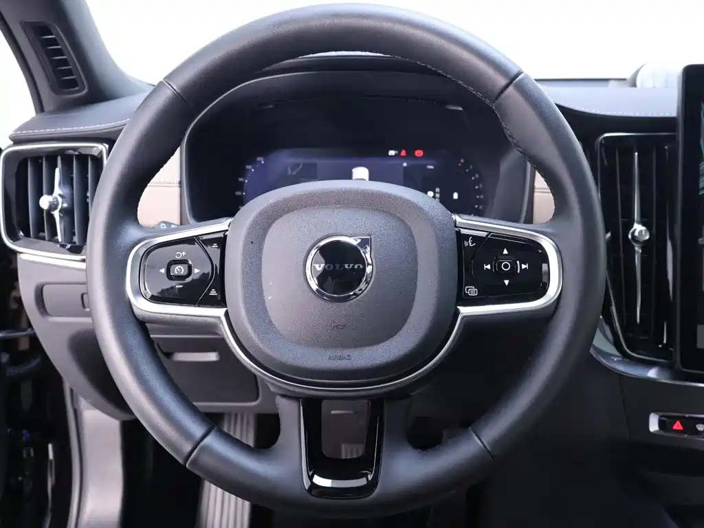 Volvo S90 2025 — фото 16