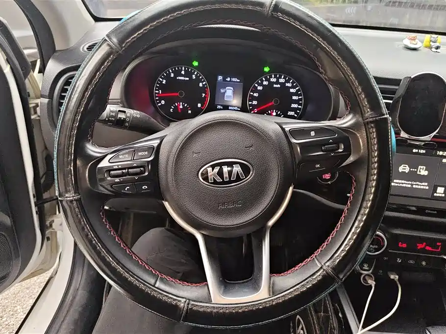 Kia KX Cross 2019 — фото 15