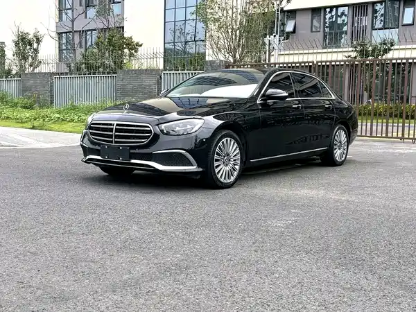 Mercedes-Benz E-Class 2022