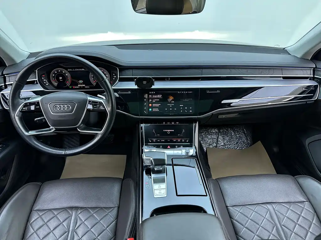 Audi A8 2021 — фото 6