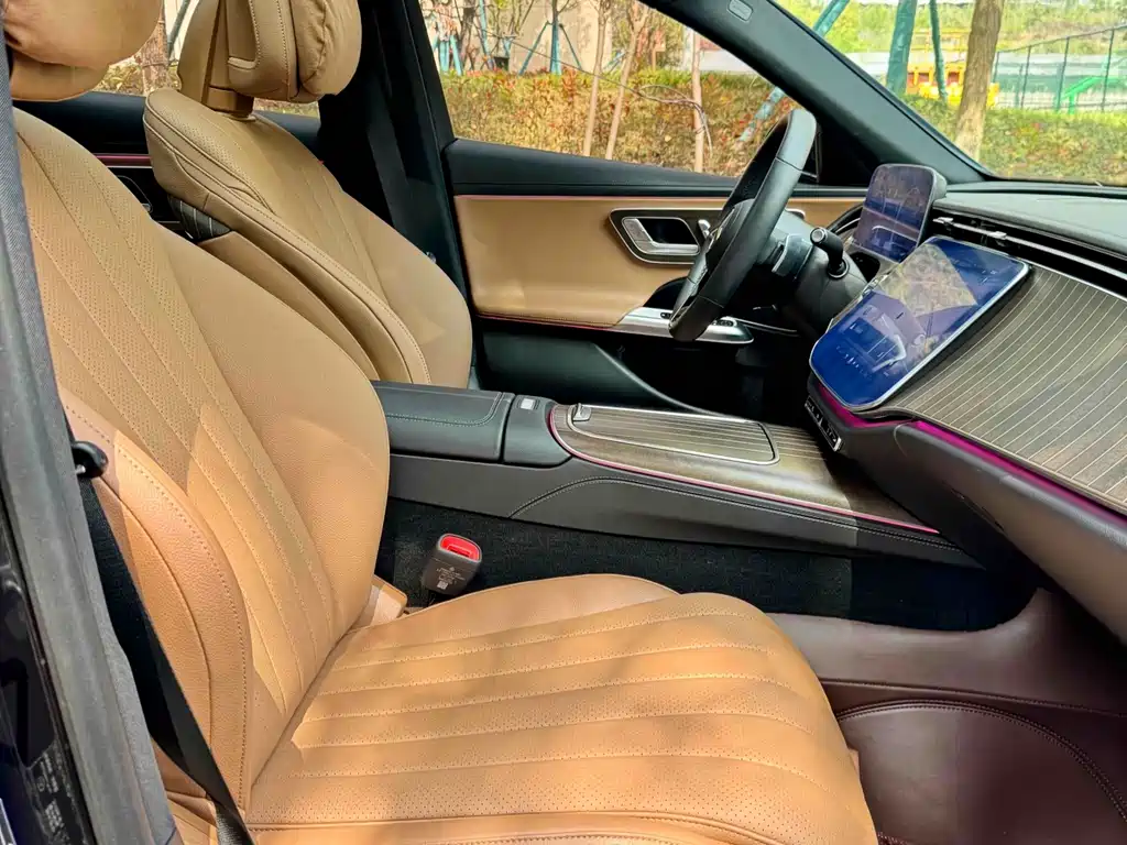 Mercedes-Benz E-Class 2023