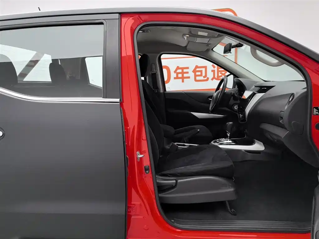 Nissan Navara 2018 — фото 23