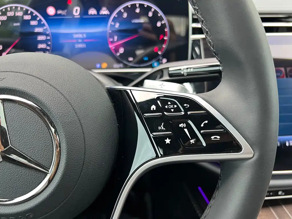 Mercedes-Benz E-Class 2025 — фото 35