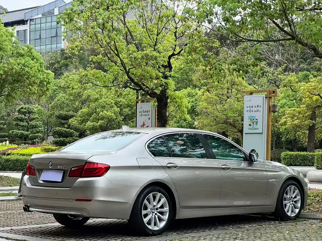 BMW 5 Series 2013 — фото 12