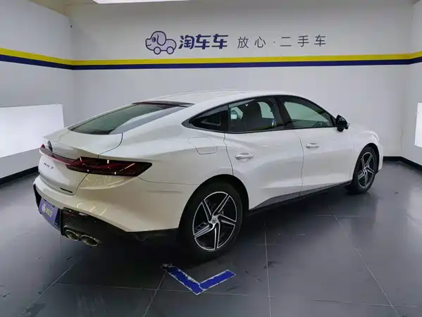 MG MG7 2025
