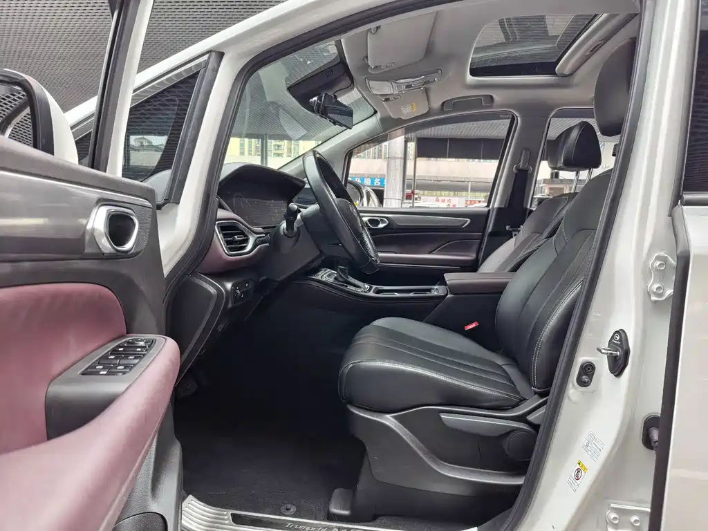 GAC Trumpchi M6 2022 — фото 9