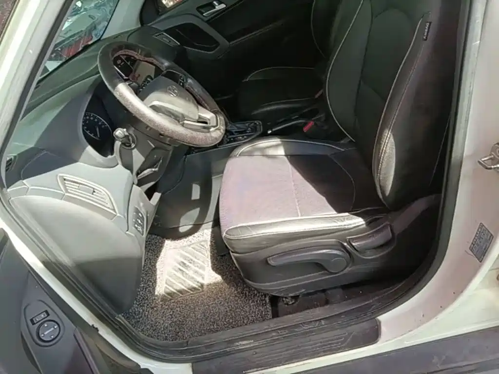 Hyundai ix25 2015 — фото 15