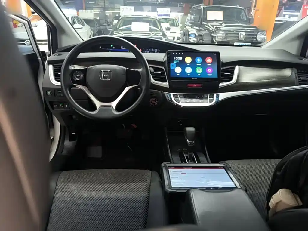 Honda Jade 2017 — фото 10