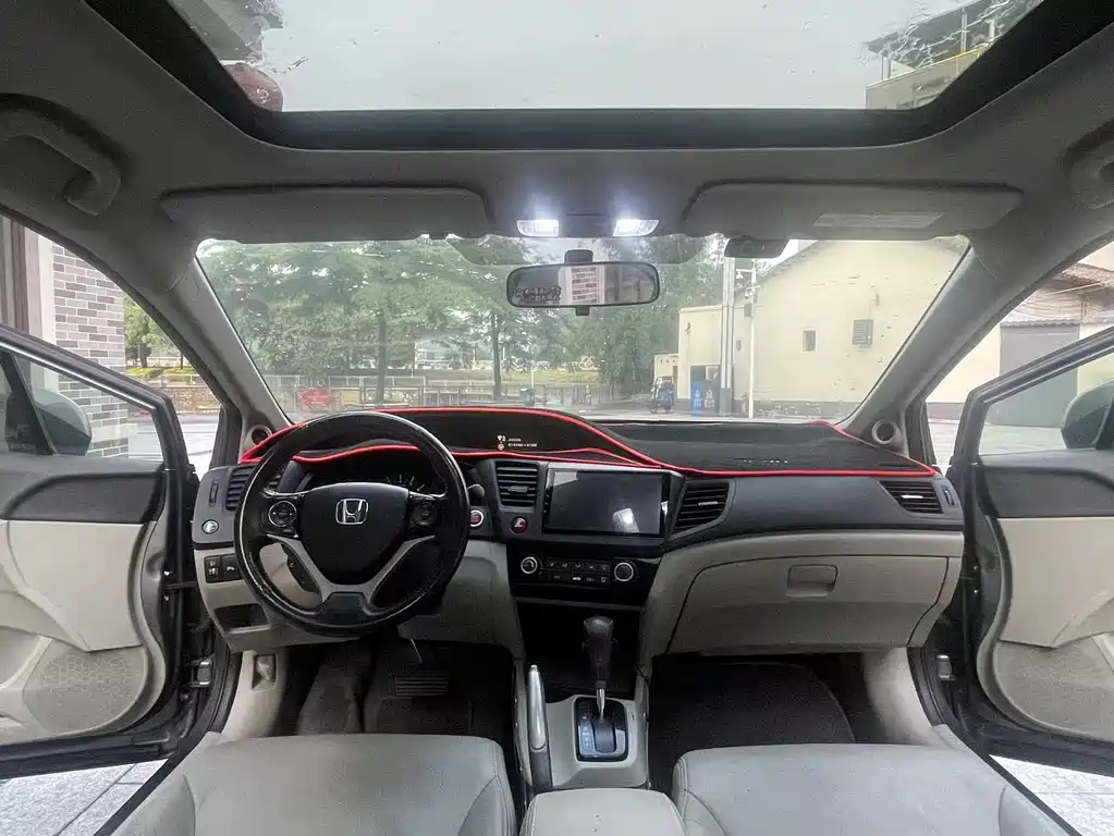 Honda Civic 2014 — фото 11