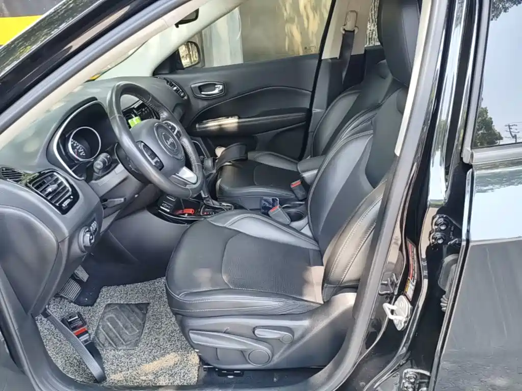 Jeep Compass 2019 — фото 11