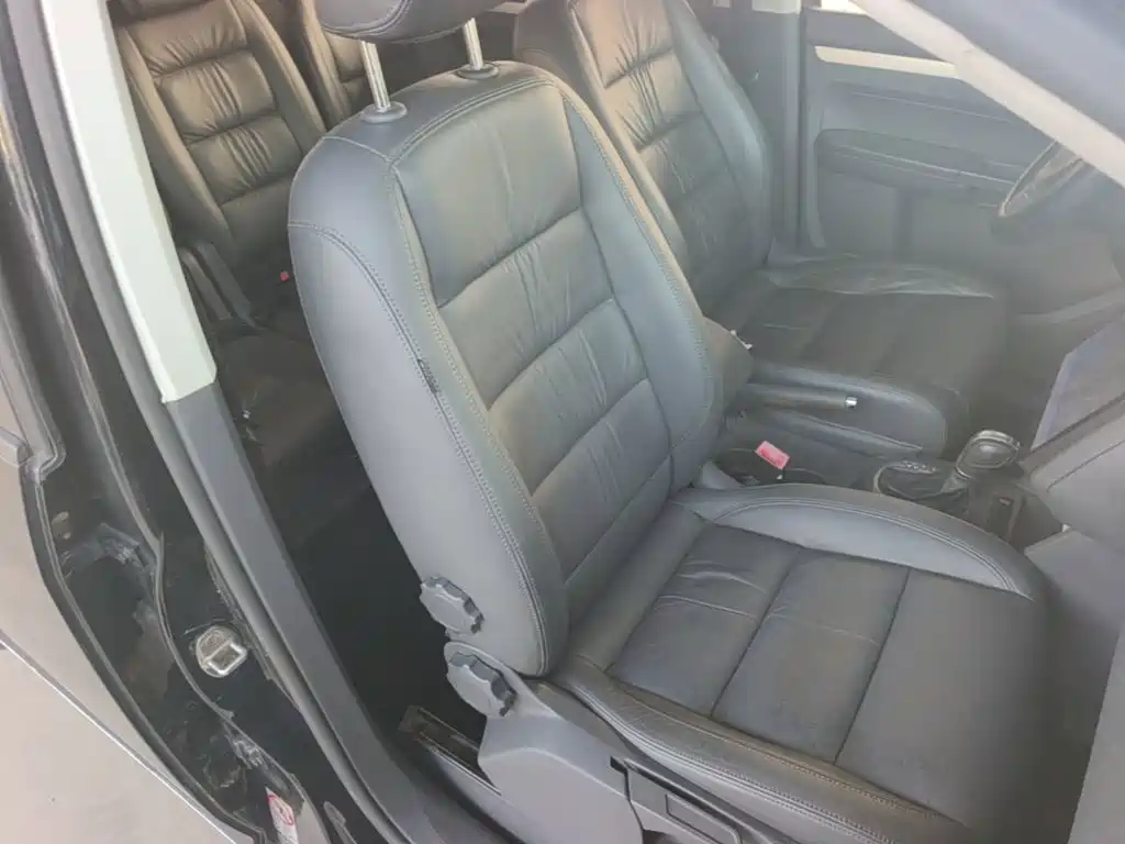 Volkswagen Touran 2015 — фото 25