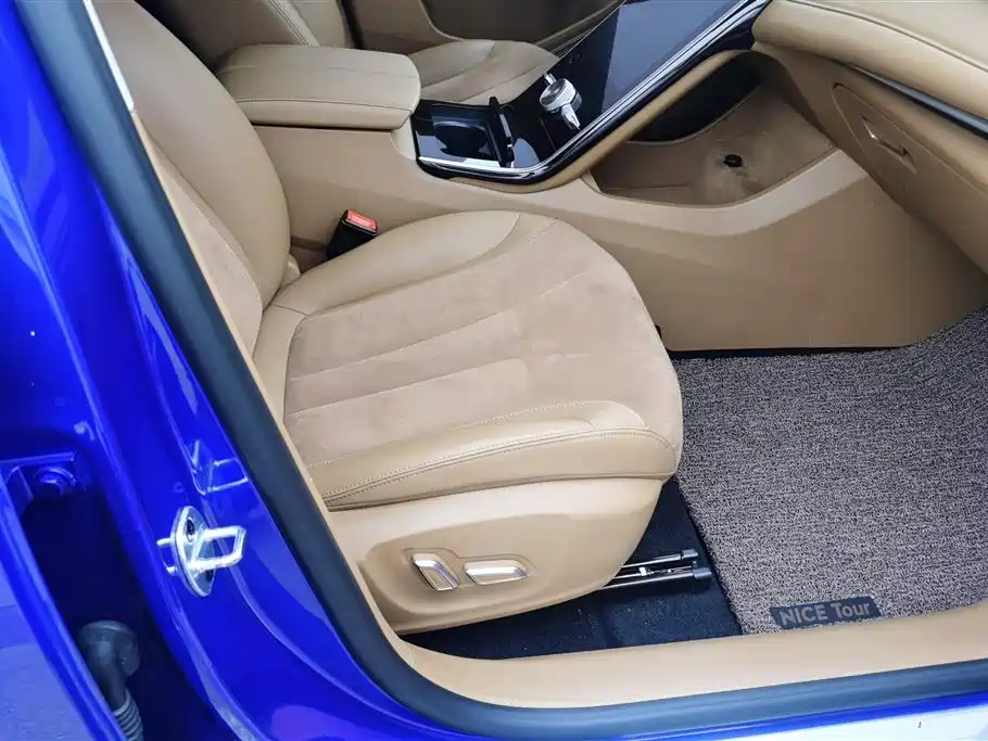Roewe MARVEL X 2019 — фото 8