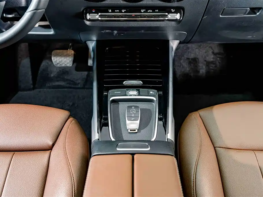 Mercedes-Benz GLB 2024 — фото 12