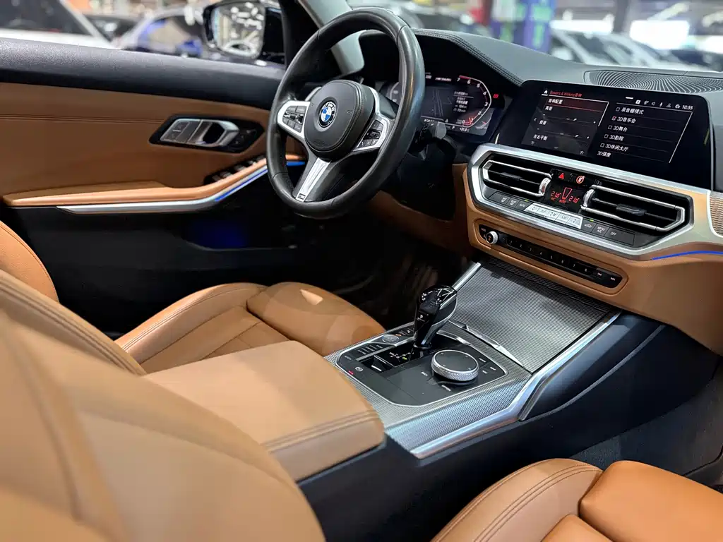 BMW 3 Series 2019 — фото 16