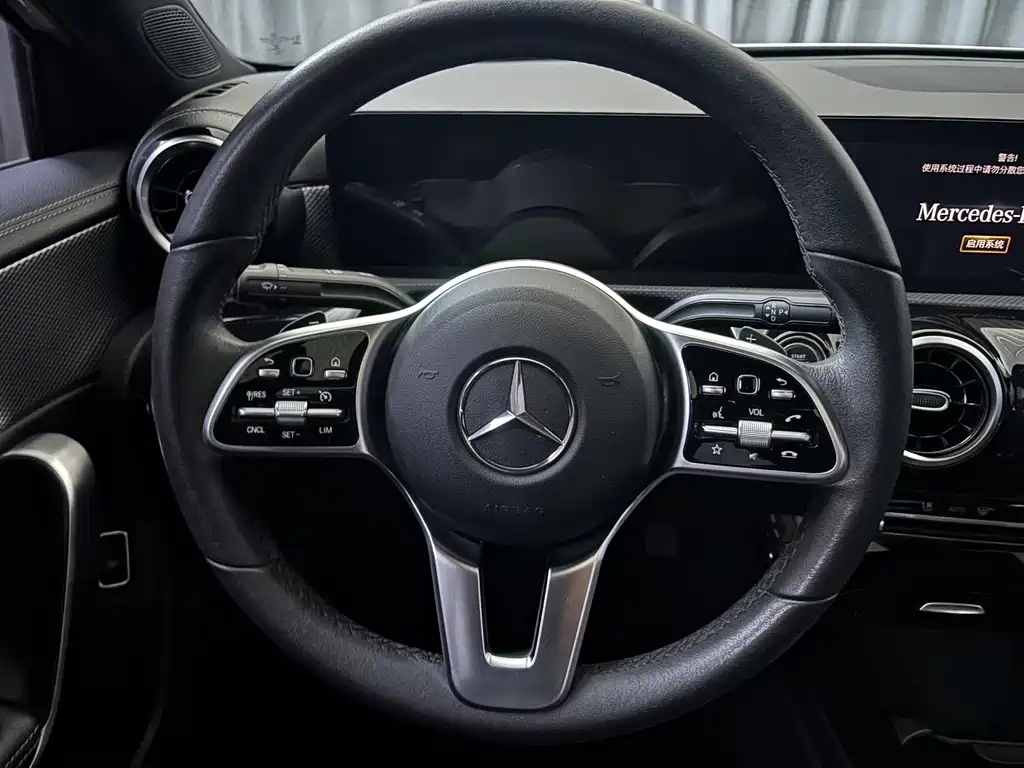 Mercedes-Benz A-Class 2022 — фото 12