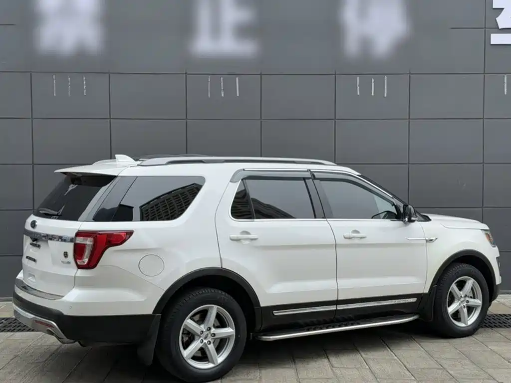 Ford Explorer 2017 — фото 12