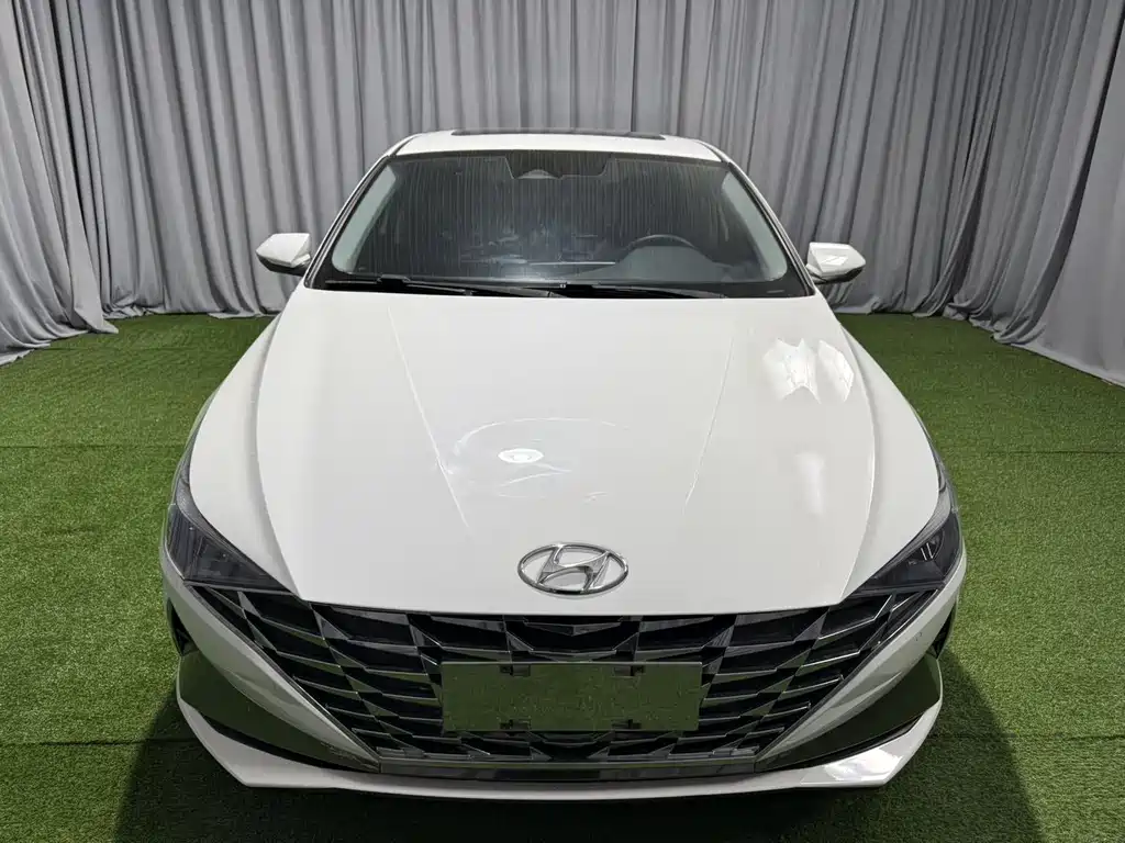 Hyundai Elantra 2023