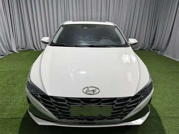 Hyundai Elantra 2023