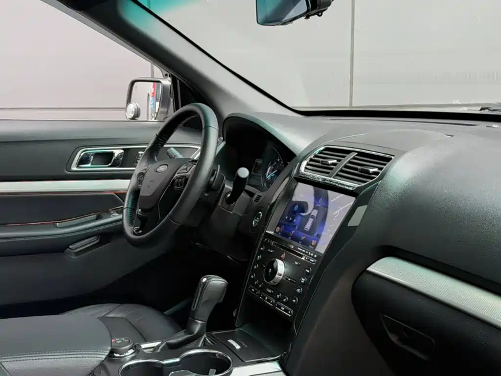 Ford Explorer 2017 — фото 14