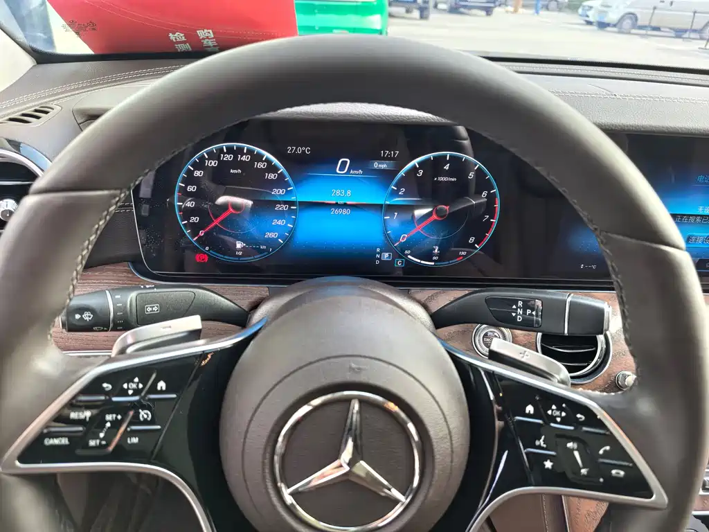 Mercedes-Benz E-Class 2023 — фото 13
