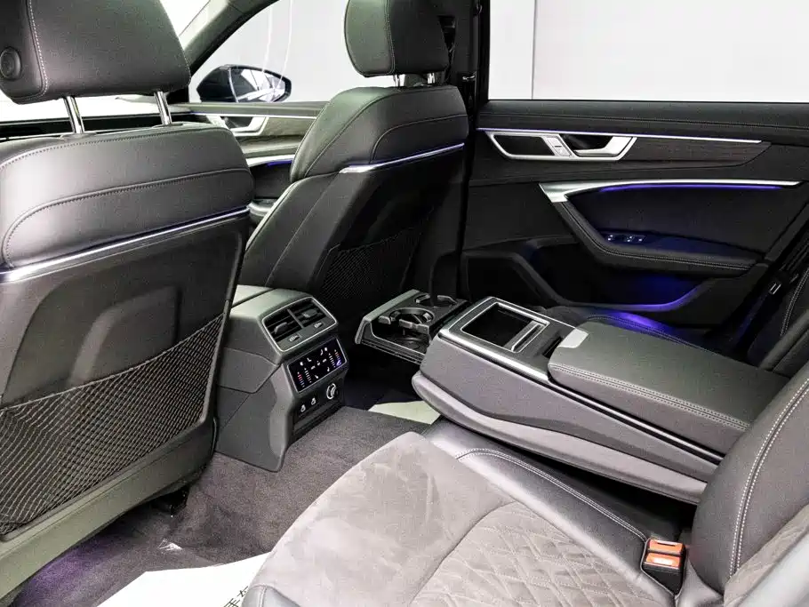 Audi A6L 2023