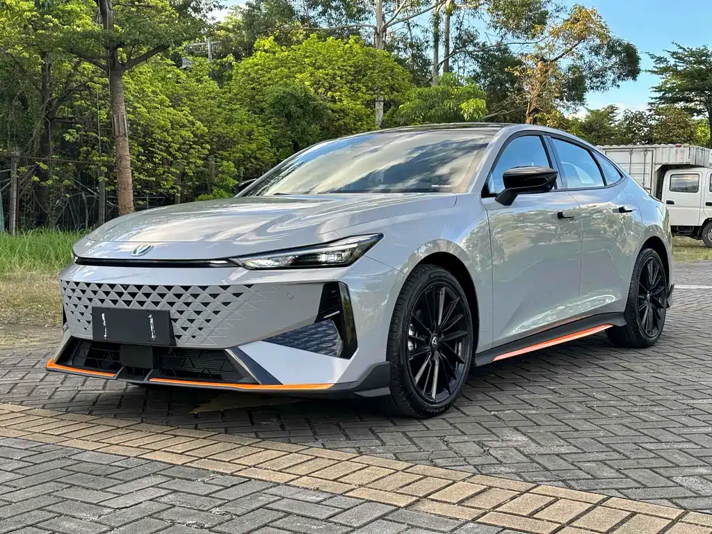 Changan UNI-V 2024