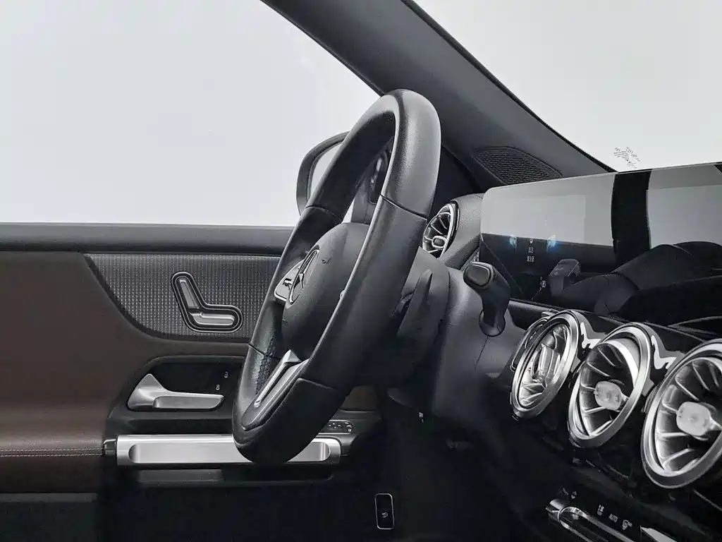 Mercedes-Benz GLB 2021 — фото 22