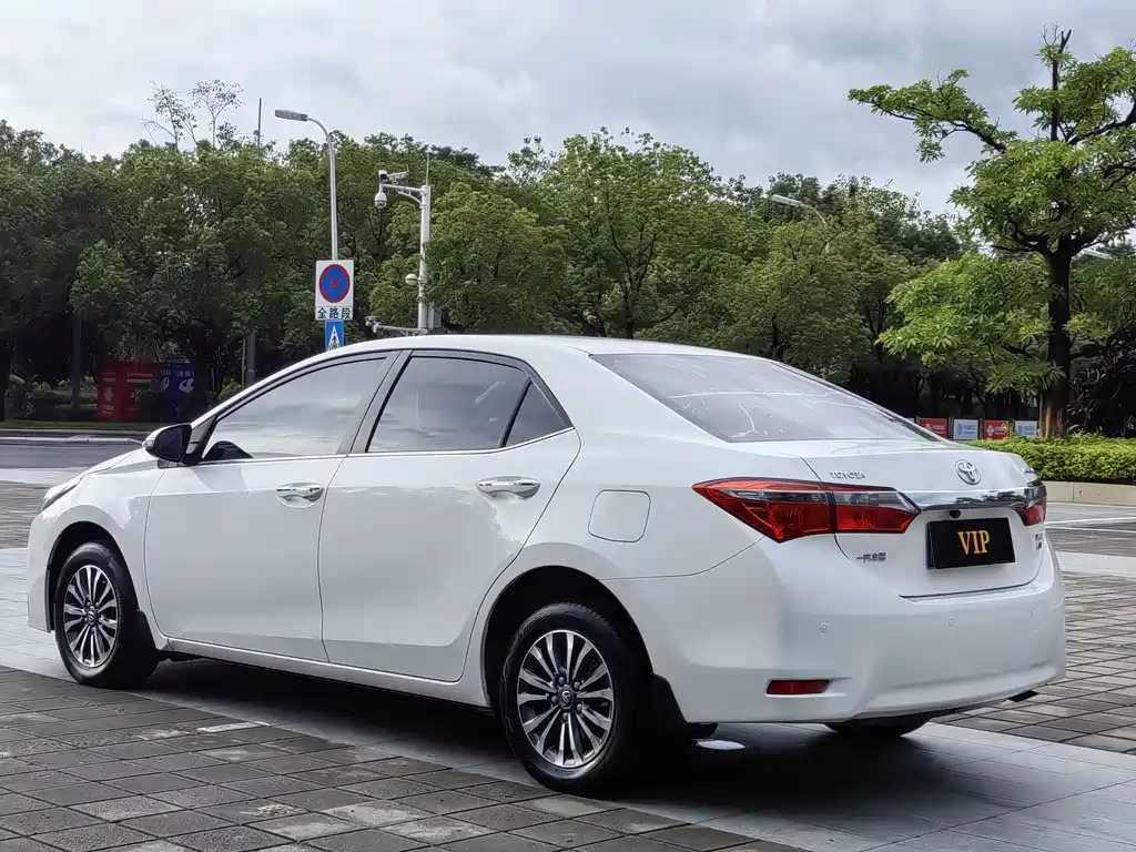 Toyota Corolla 2017 — фото 7