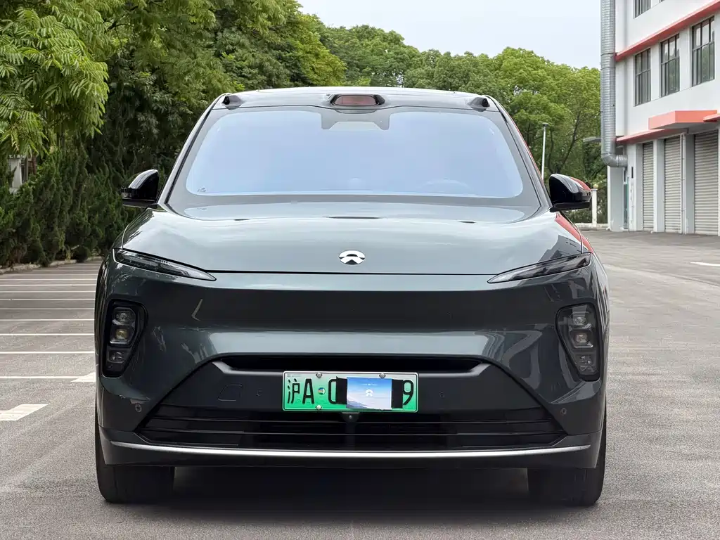NIO ES8 2023