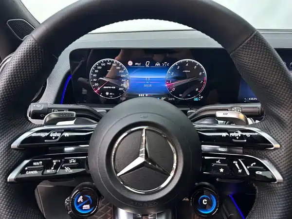 Mercedes-Benz GLB AMG 2026