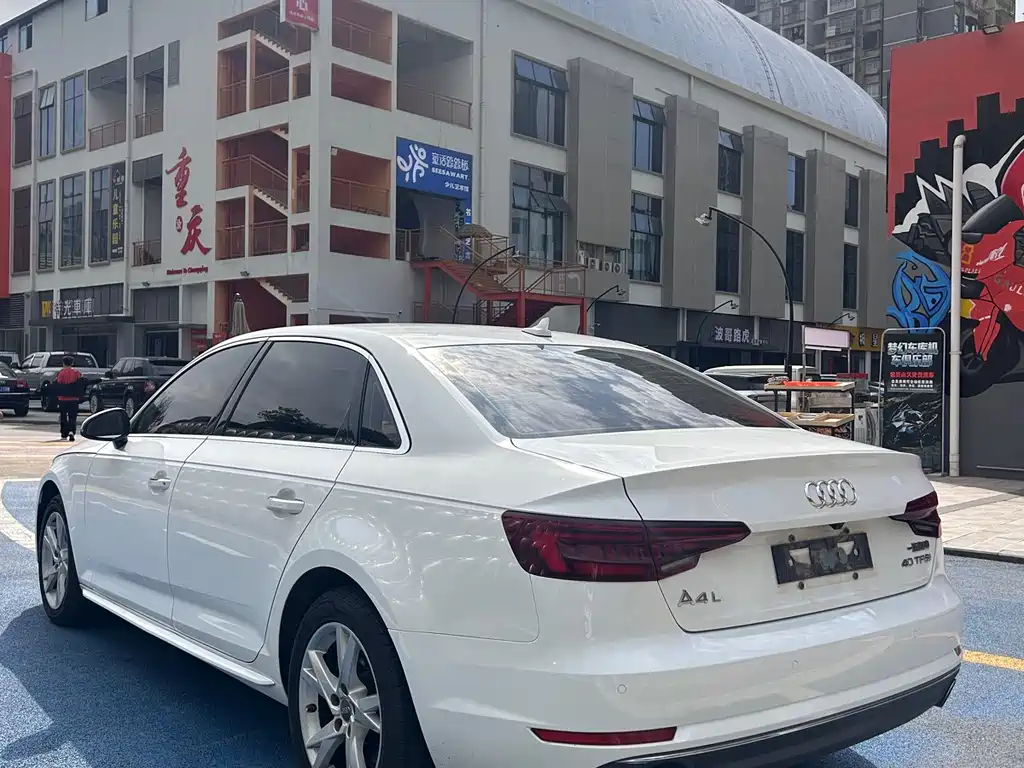 Audi A4L 2018 — фото 10