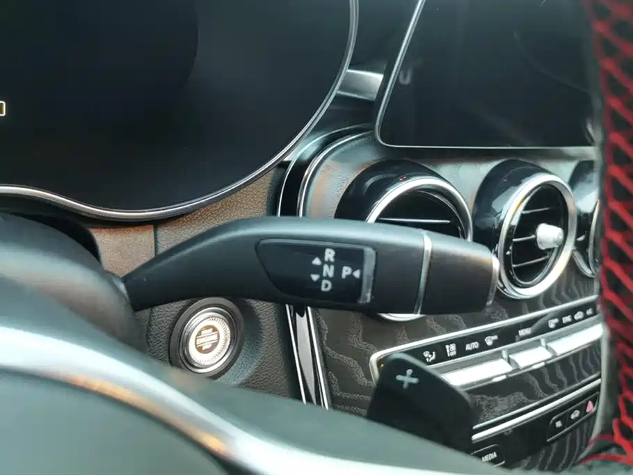 Mercedes-Benz C-Class 2018 — фото 16