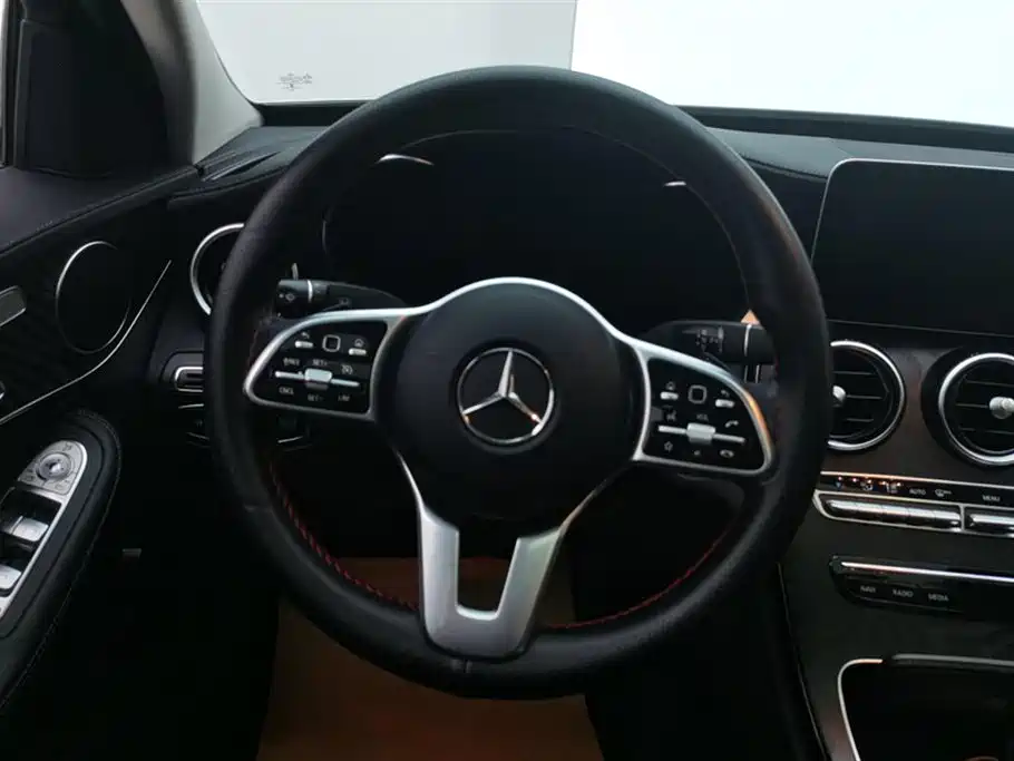 Mercedes-Benz C-Class 2018 — фото 15