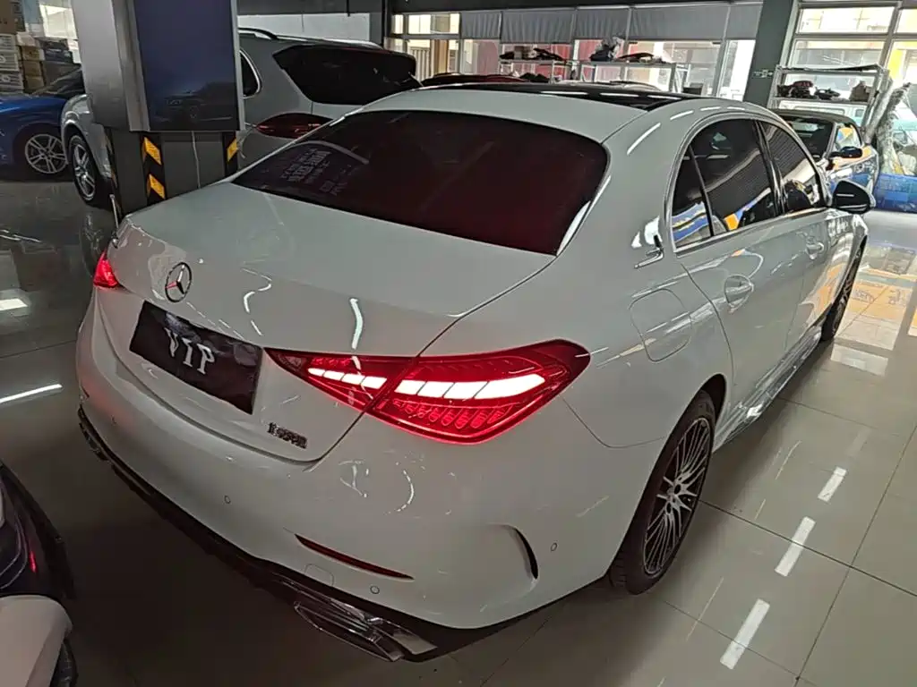 Mercedes-Benz C-Class 2024