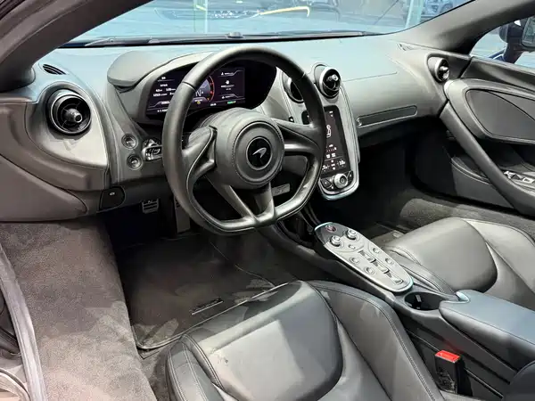 McLaren GT 2021