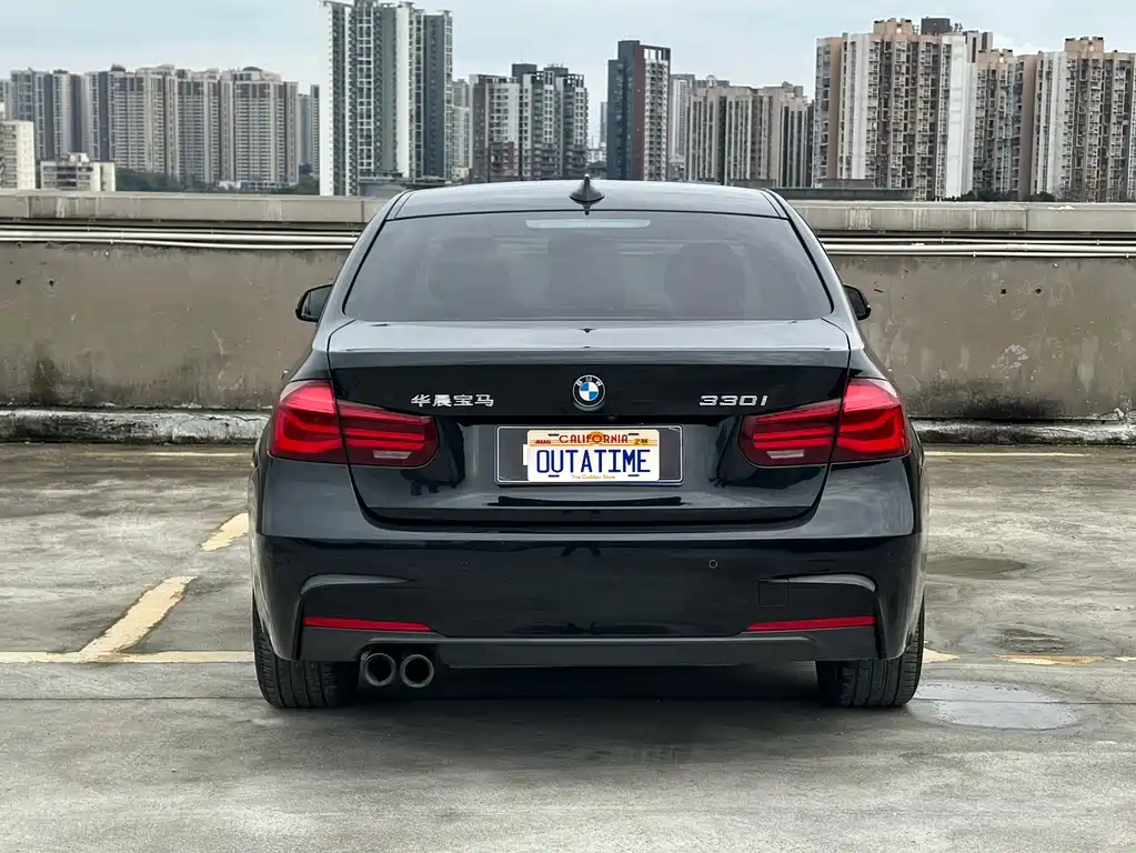 BMW 3 Series 2018 — фото 8