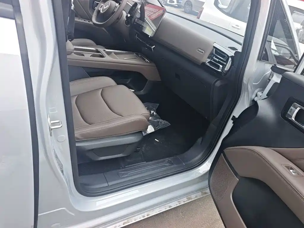 Wuling Starlight 730 EV 2025 — фото 11
