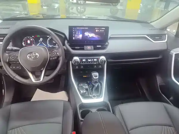 Toyota RAV4 2025