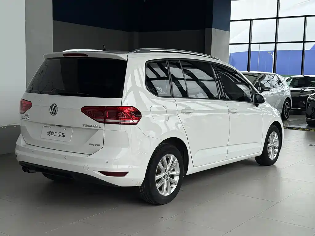 Volkswagen Touran 2019 — фото 5