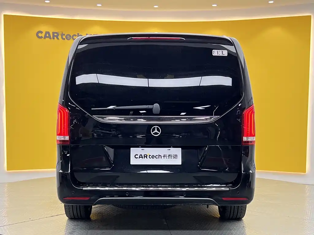Mercedes-Benz V-Class 2023 — фото 26