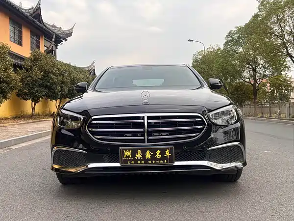 Mercedes-Benz E-Class 2022