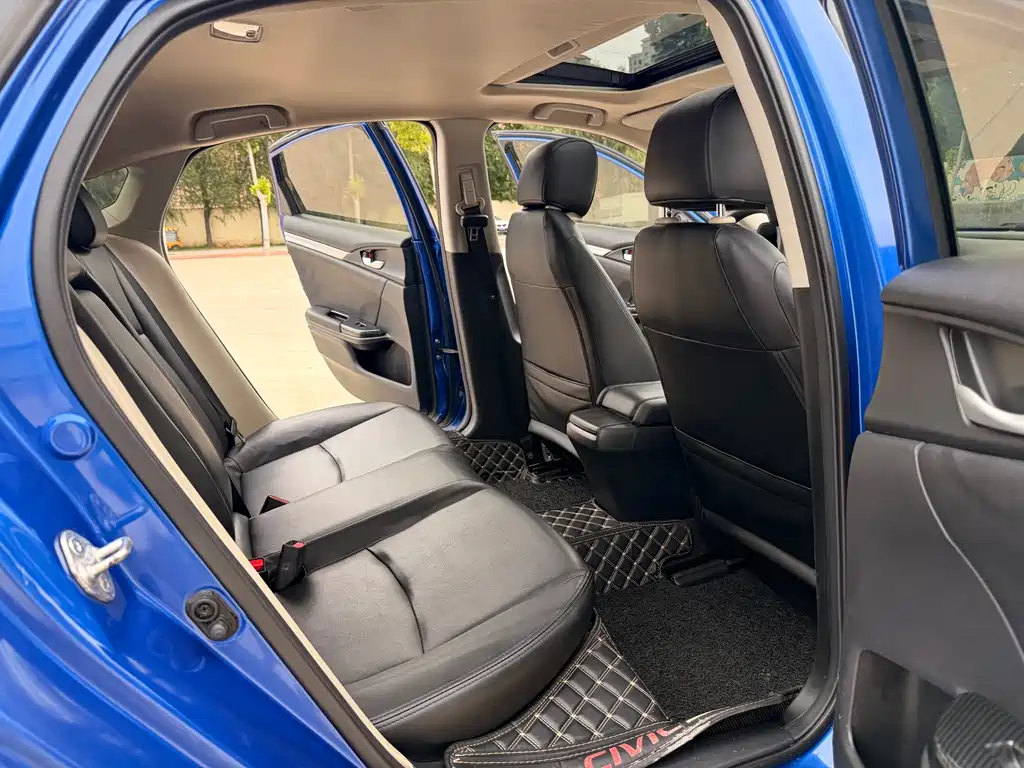 Honda Civic 2018 — фото 13